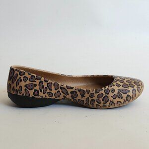 CROCS Laura Graphic Ballerina Women's Size 7 Leopard Print Flats Animal Print